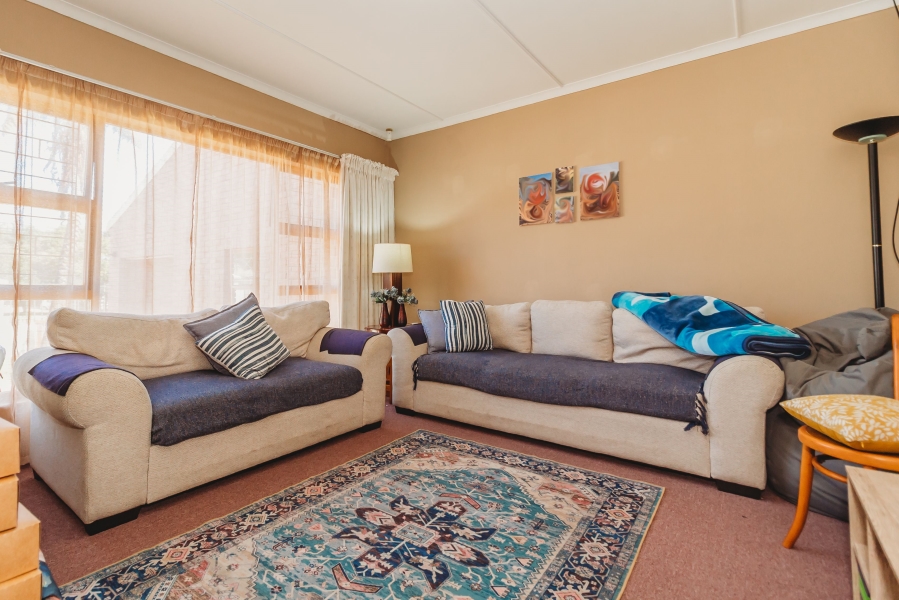 5 Bedroom Property for Sale in Heatherlands Western Cape